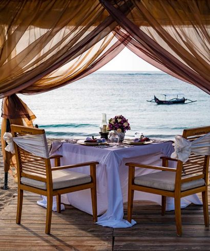 romantic-dinner-setting-on-the-beach-2025-02-11-05-28-38-RSB6FWE.jpg